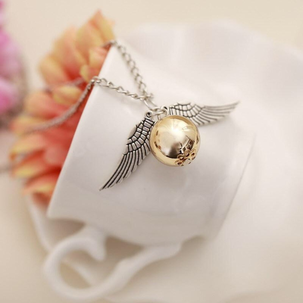 Harry Potter Quidditch Golden Snitch - Picture 2 of 3
